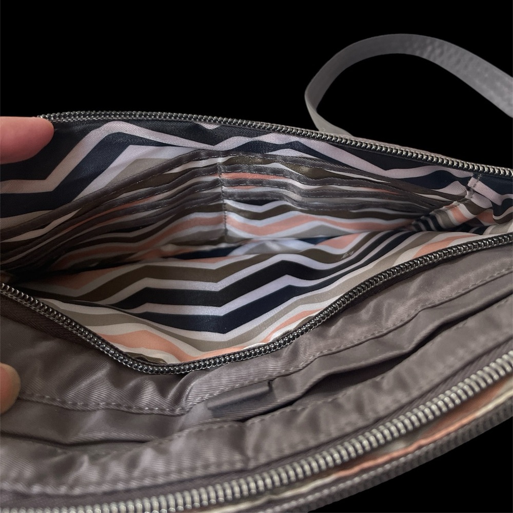 Lug pirouette Gray Quilted women’s crossbody Bag - Picture 6 of 8